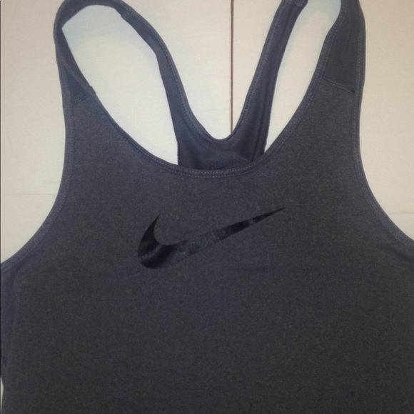 ❤️Nike Shirt ❤️ - Picture 2 of 4